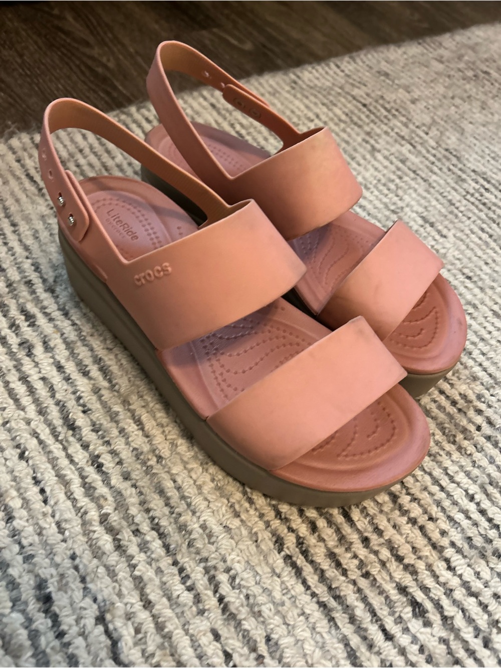 Crocs Brooklyn Low Wedge Platform Sandals Pink Women Size 8 Adjustable